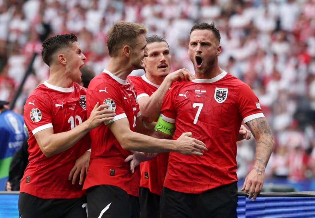 Austria ah hiyvaru, Poland ketumuge thunfaiyy mahchah