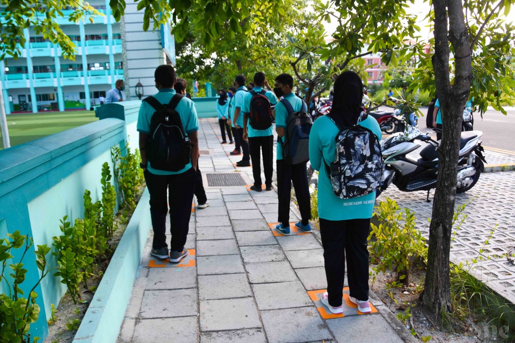 Rehendhi School ge dharivarakaai 2 Teacher aku Covid ah positive, ekaku ves School akah haazireh nuvey