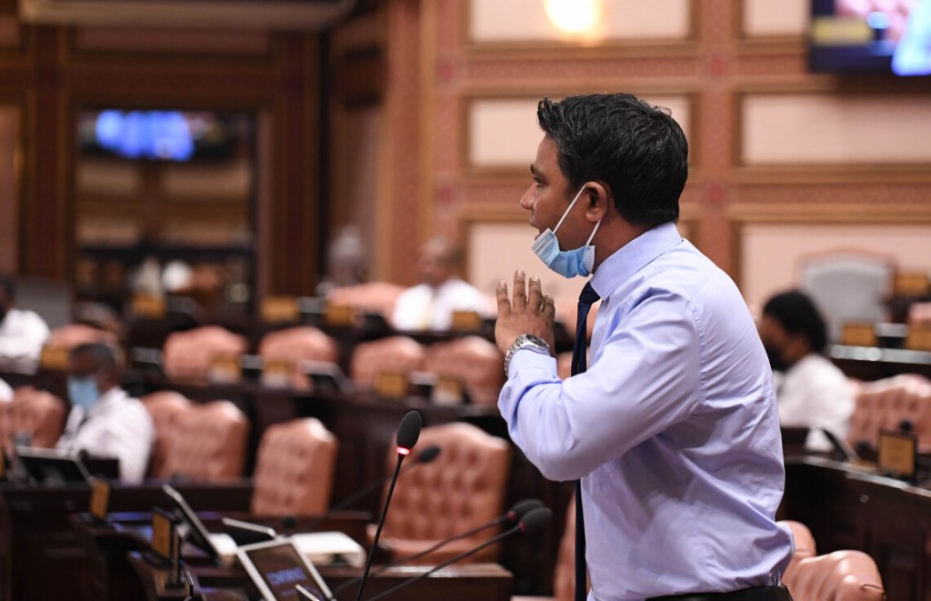 Ijuthimaaee Committeege Mugarriru hunnevee Isolation gai: Majlis Raees