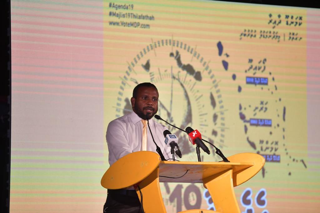 Dhemihunnaanee Hussainge thasahvvaru dhiruvumah, Komandoo dhaairaage go'ndi kaamiyaabukuraanee bodu thafaathakun: Raashid