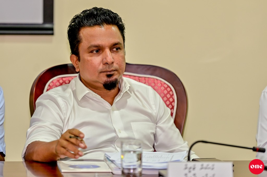 Member Zareer ah hamalaadhin massalaigai hayyarukuri dhe meeehunge bandhuge muhdhathu ithuru kohffi