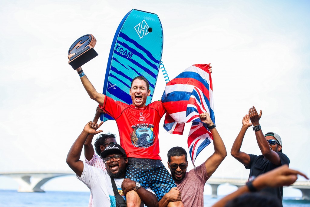 Thaareehee dhuvaheh! David Hubbard Drop Knee category ge dhuniyege champion kan yageen kuree raajjeyge fasgandugai