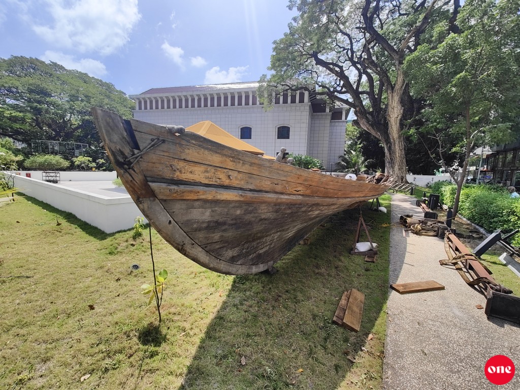 One photo: Kalhuoh'fuhmeege nakalu kalhuvakaru miskiy kaireegai behettun