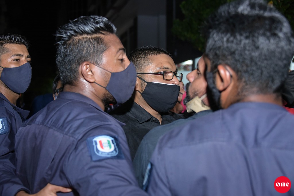 Ghassan magumahcchah neruhvvanee Maumoon kamah Jabir thuhumathu kurahvvaifi