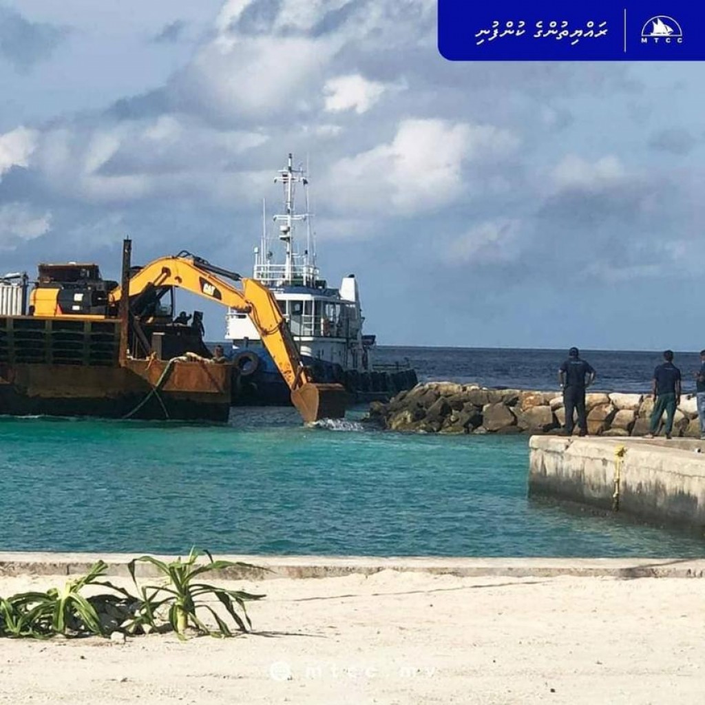 Angolhitheemu bandharu tharahgee kurumuge mashroou ge amalee masahkaiy fashan thahyaaru vehjje