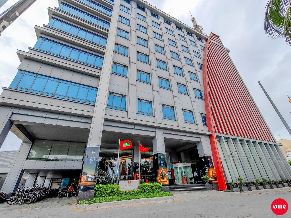 Dhiraagu ah midhiya aharu 2.8 billion rufiyaa ge aamdhanee eh, saafu faidhaage gothugai 945 million rufiyaa