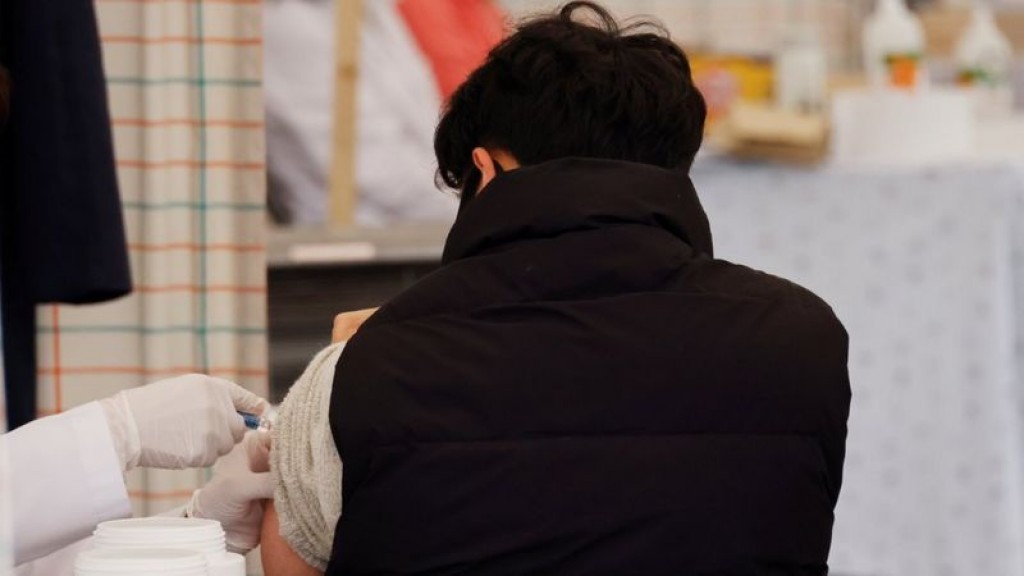Dhekunu Korea gai  influenza aa dhekolhah vaccine dhin 13 meehaku maruvumun vaccine program huttuvaifi