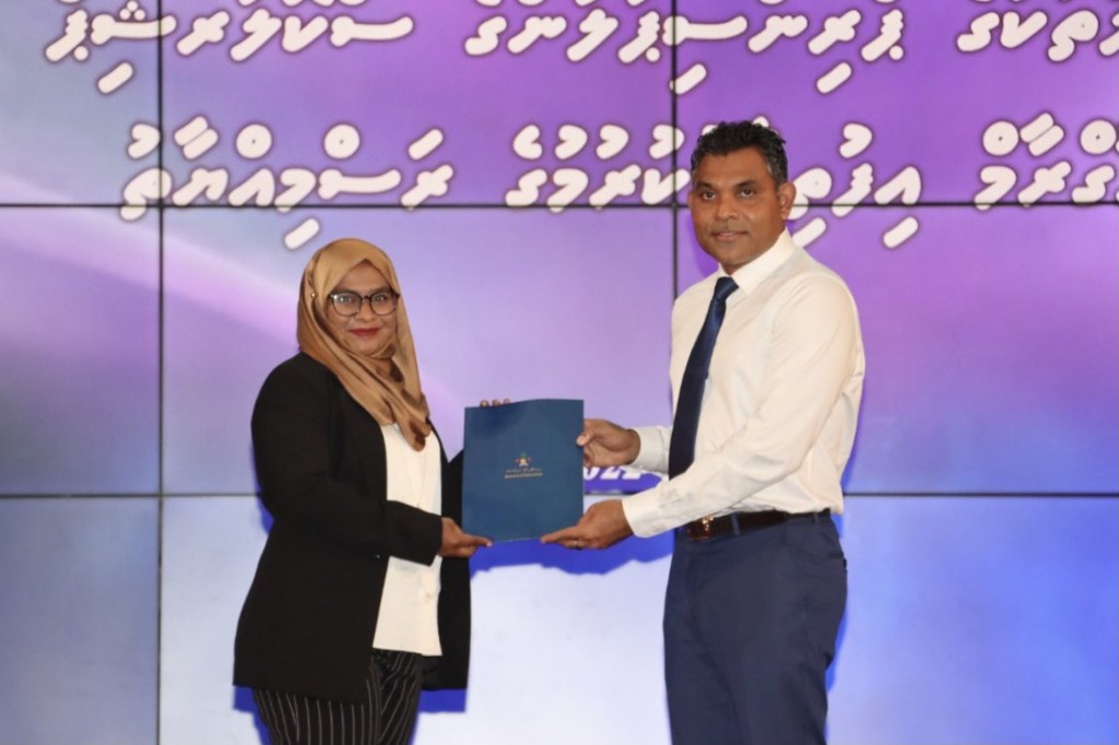 Principal in thamreenu kuran 20 scholarship dheefi
