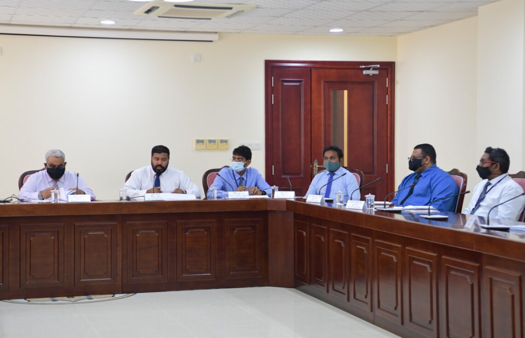 Stelco Flat takun flat ganefai vanee muvazzafunnah onna hagguge therein: Mughunee