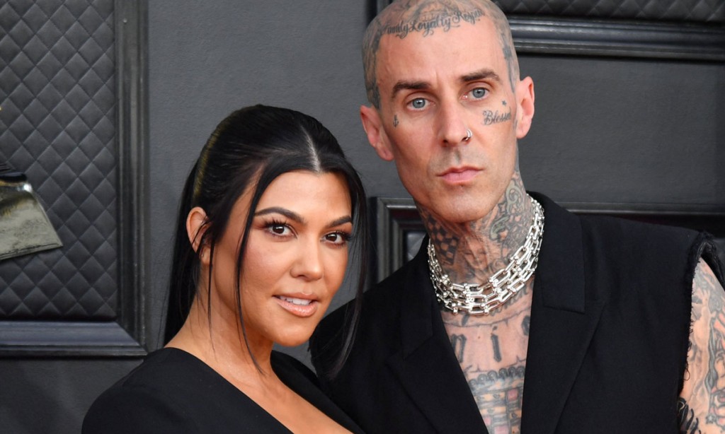 Kourtney Kardashian aai Travis Barker kaivenikohfi