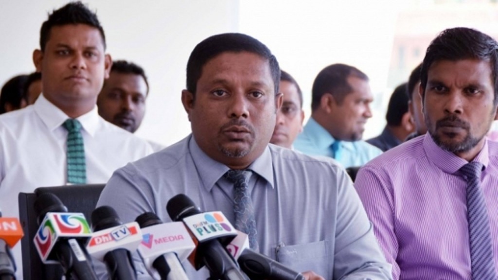 Dhidhdhoo gai imaaraaiy koffaivaa flat thakuge massalaigai Nazeem ah dhauvaa kuran fonuvaifi