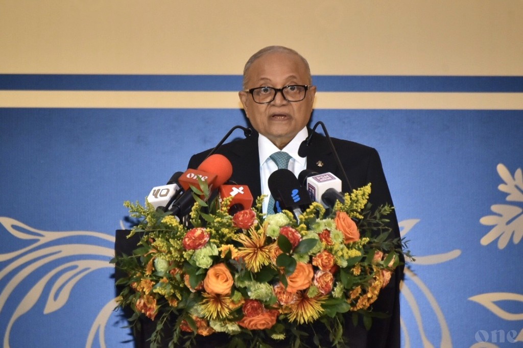 Huthuru lagabu thakun meehunah govun vanee nahee kurahvvaafai: Maumoon