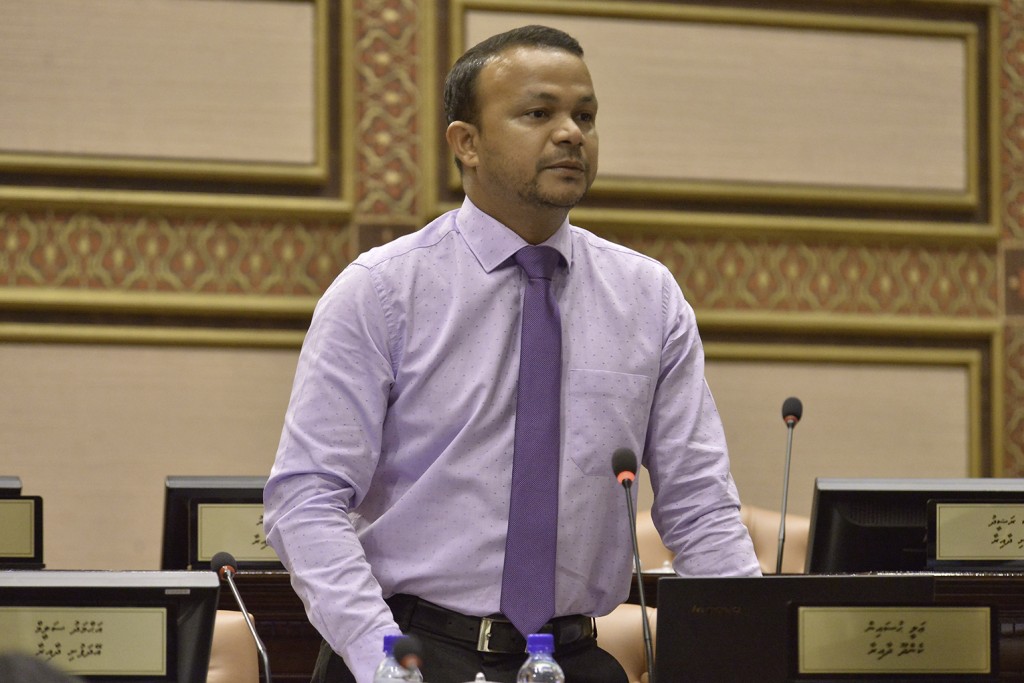 Raajjeyge minivankamah oiy enme bodu gonjehumakee ufehddhuntherikan nethumaai boanuhikey dharani: Ali Hussain