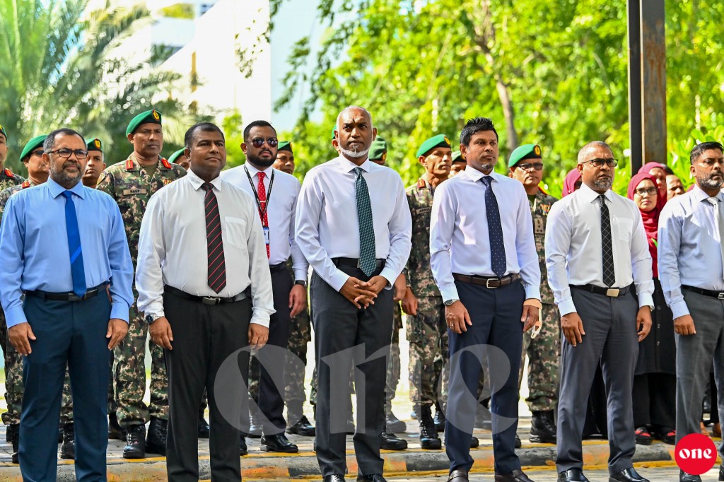 ވަން ފޮޓޯ: ސުނާމީގައި މަރުވި މީހުންގެ ހަނދާނުގައި ބޭއްވި ސުކޫތު