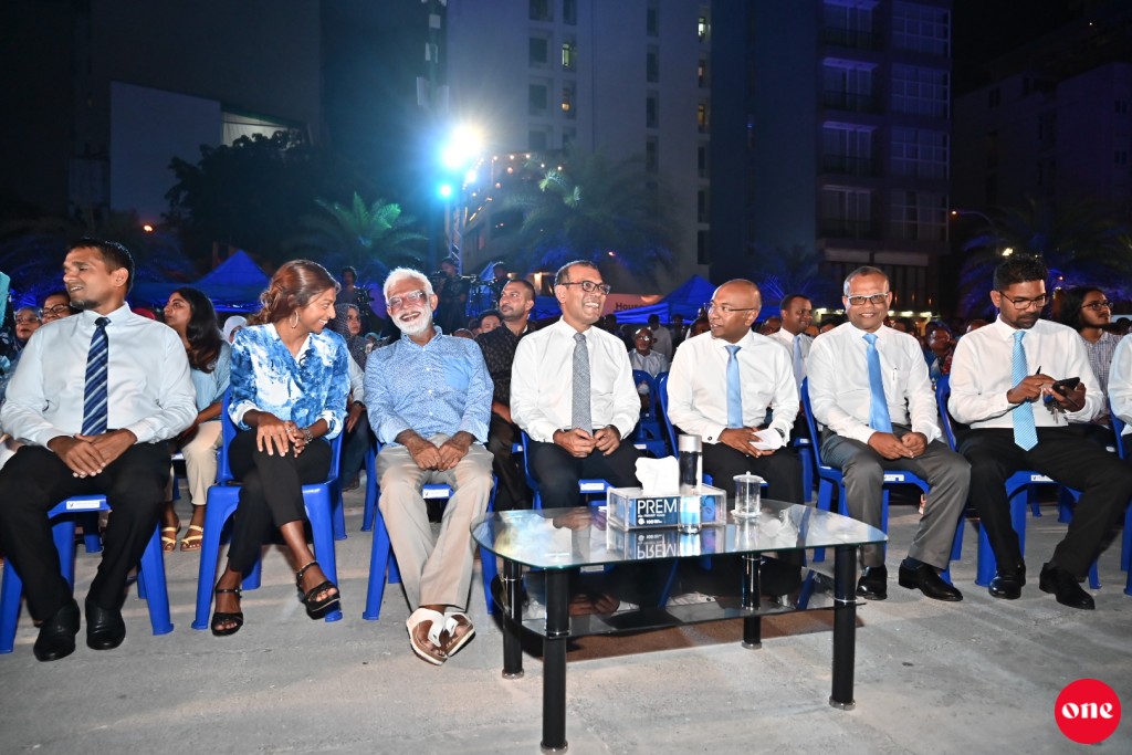 Nasheed aai Democrats ge hurihaa member inn MDP aa gulhen ninmaifi