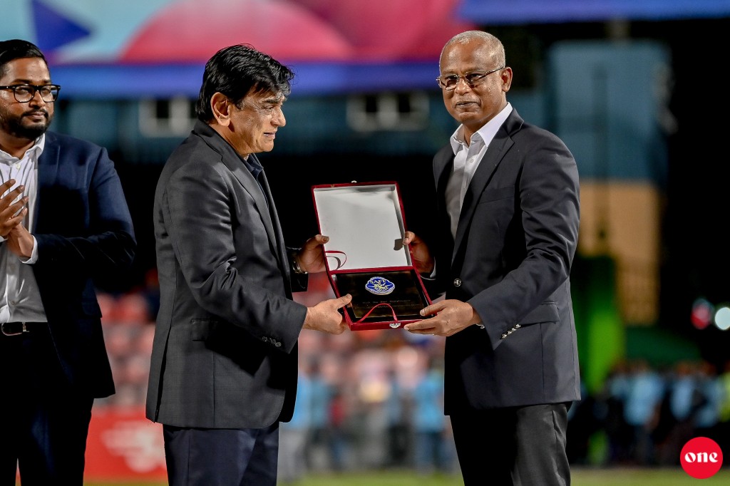Komme aharaku raajjeygai invitational football mubaaraatheh baavvanee