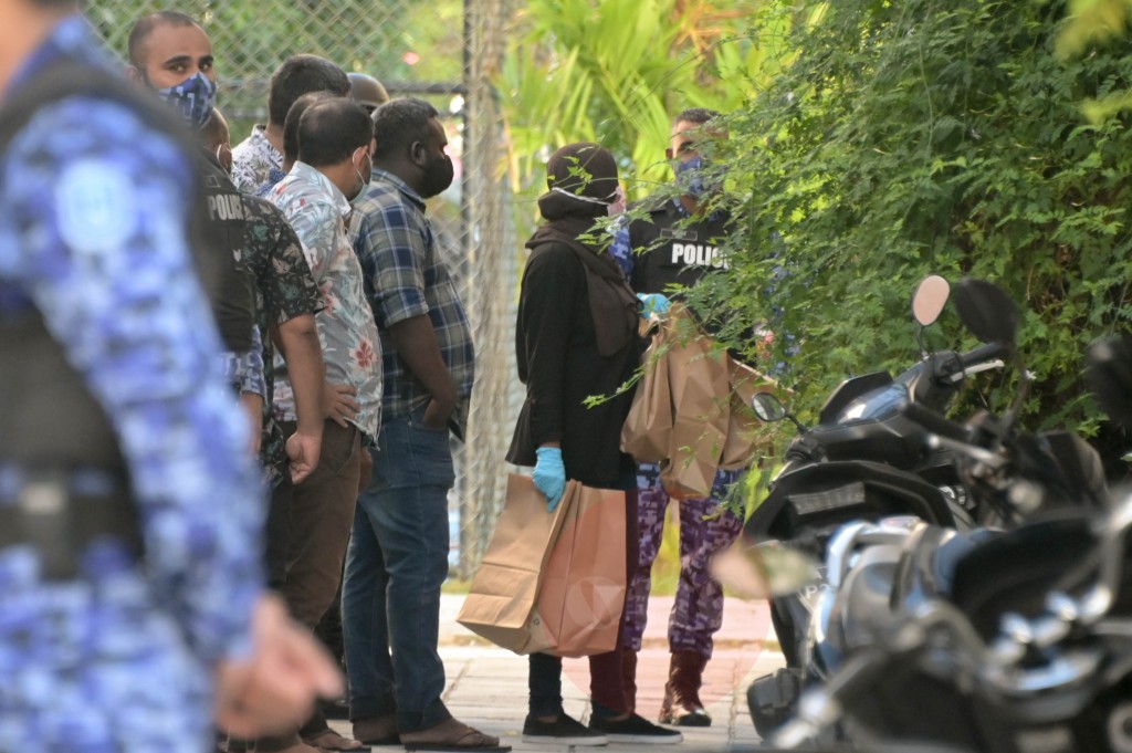 Bomuge massala: Alun heki hushahelhumuge furusathu Thahumeen ah dheefi