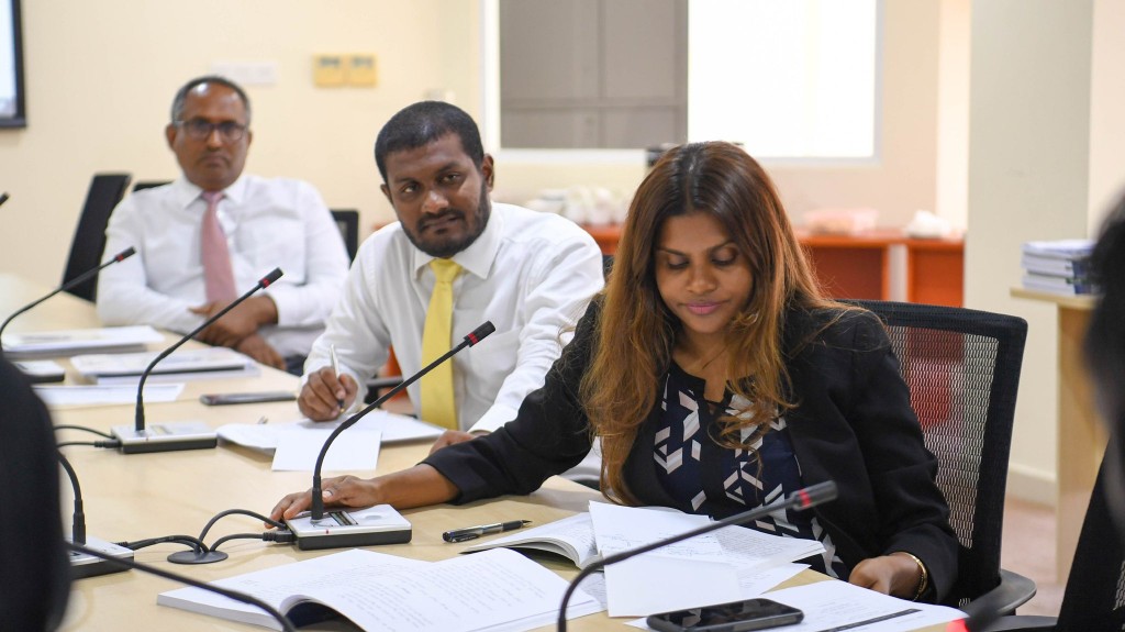 Majilis ge Counsel General hunnevee isolation gai: Majlis Raees