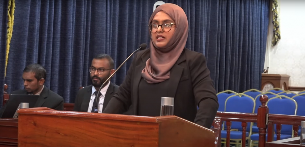 Adam Haleemge maru: Valhi heree dhahtha aai maama folhaalaafai gos kamah Samaahu vanee iuthiraafu vefai!