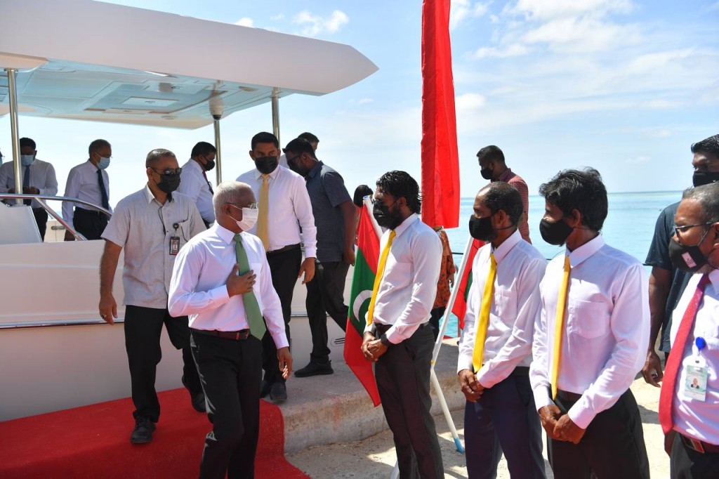 Vandhoo in raeees ah hoonu maruhabaa eh