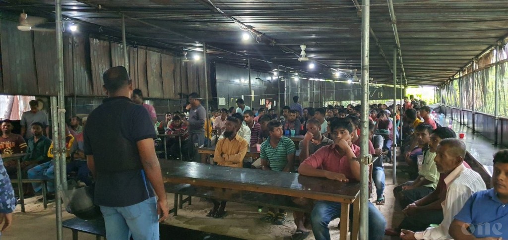 Bodufinolhugai thibi bidheyseenge faraathun sarukaaruge isverinnah sitee eh, eheevedhee!
