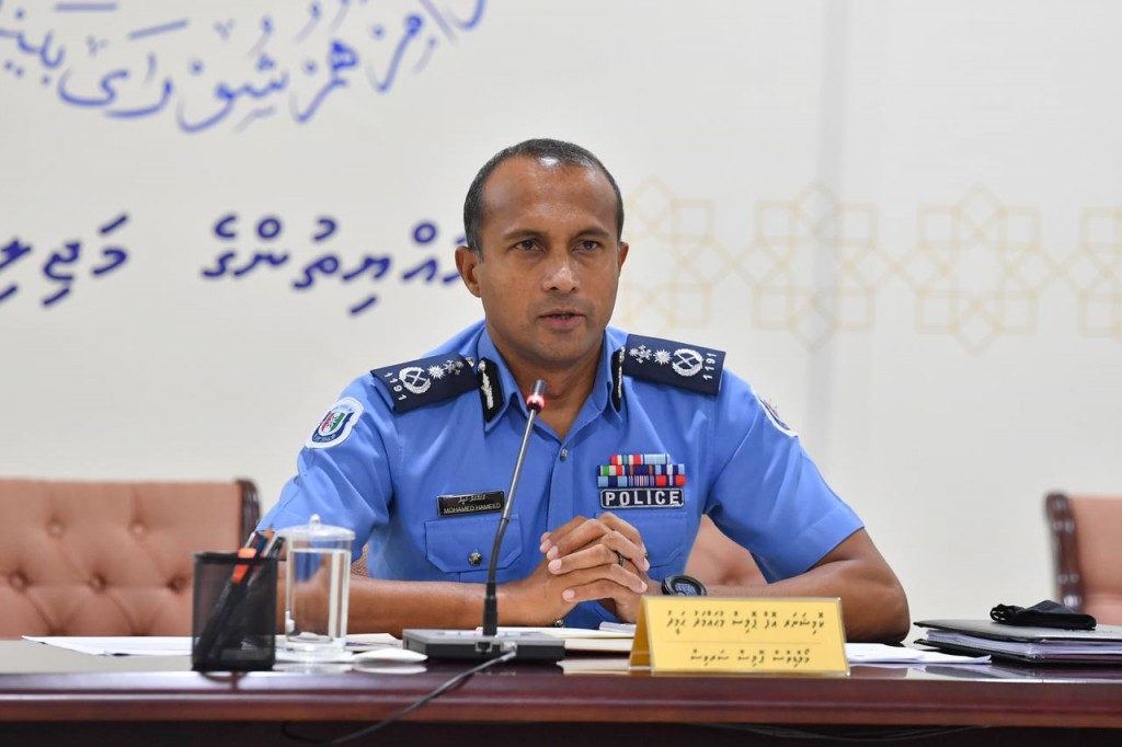 Raees Nasheed ah hamalaa dhin mahssalaige thahugeegah Police Commissioner haazirukuri baddhaluvun sirru