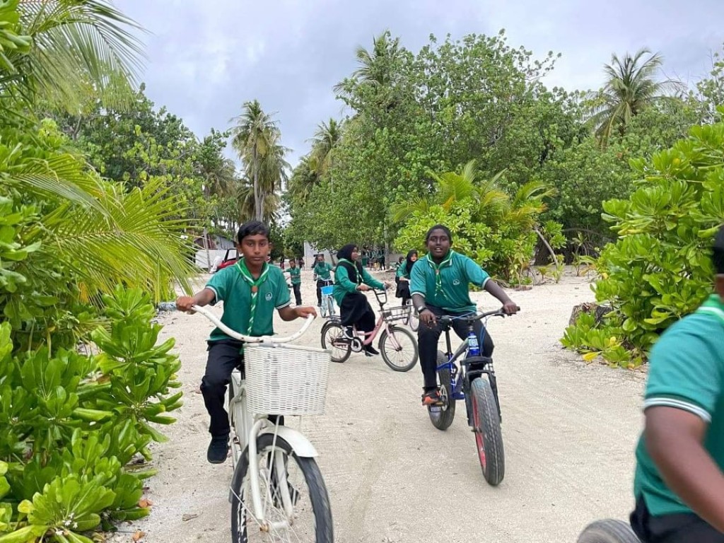 Kudafari dharivarun, council in hoadhai dhin bicycle gai  school ah