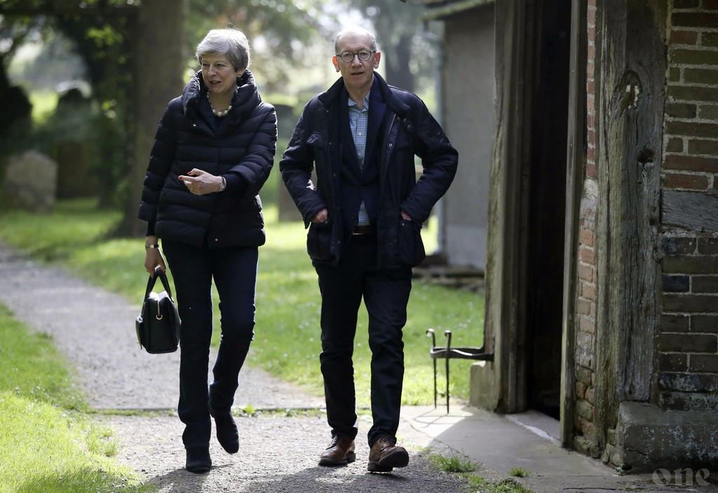 UK leader promises a Bold Offer on Brexit deal