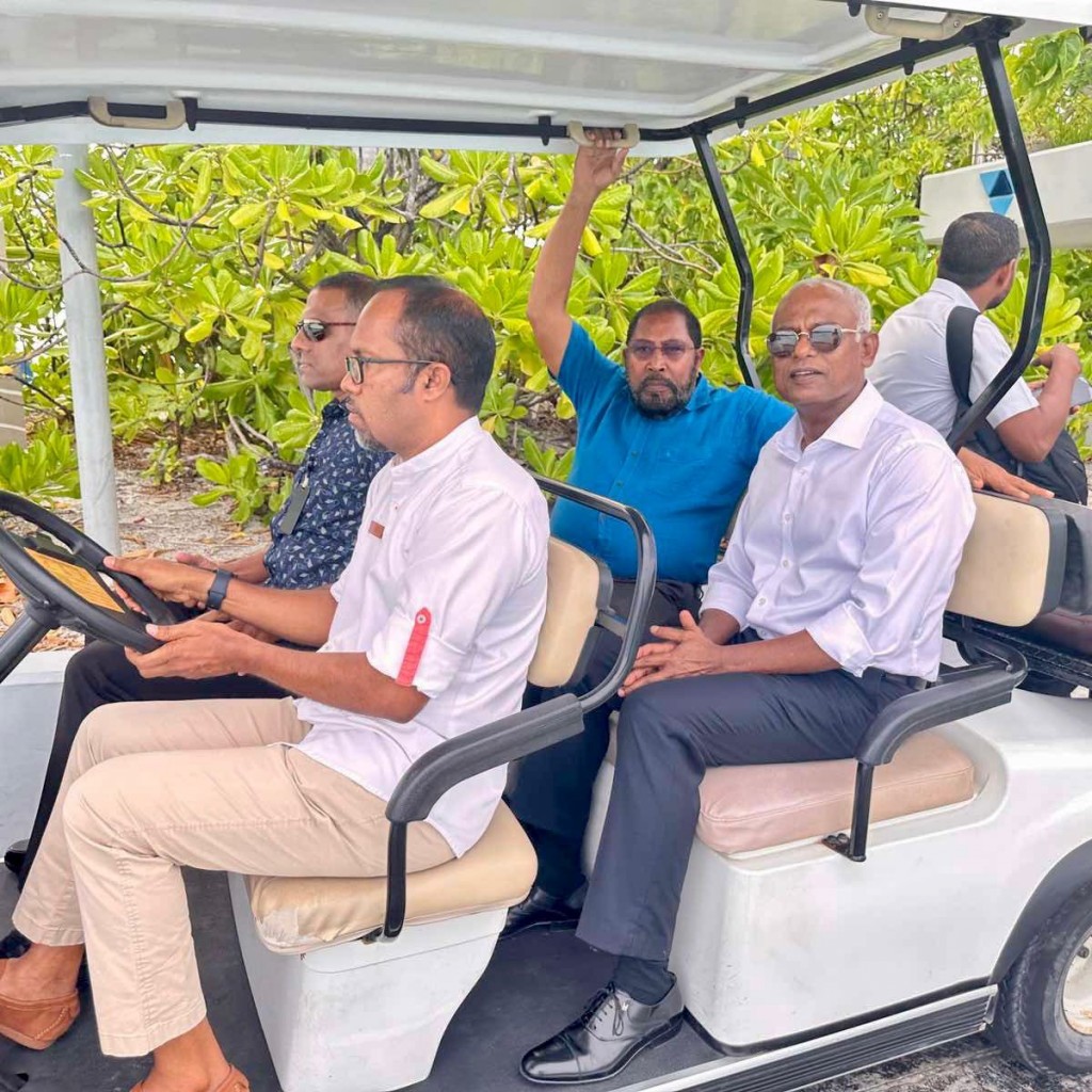 Raees sun island gai, dhevana burugai Qasim Raees ah thaaeedhu kuravvaane kamuge fehi signal eh!