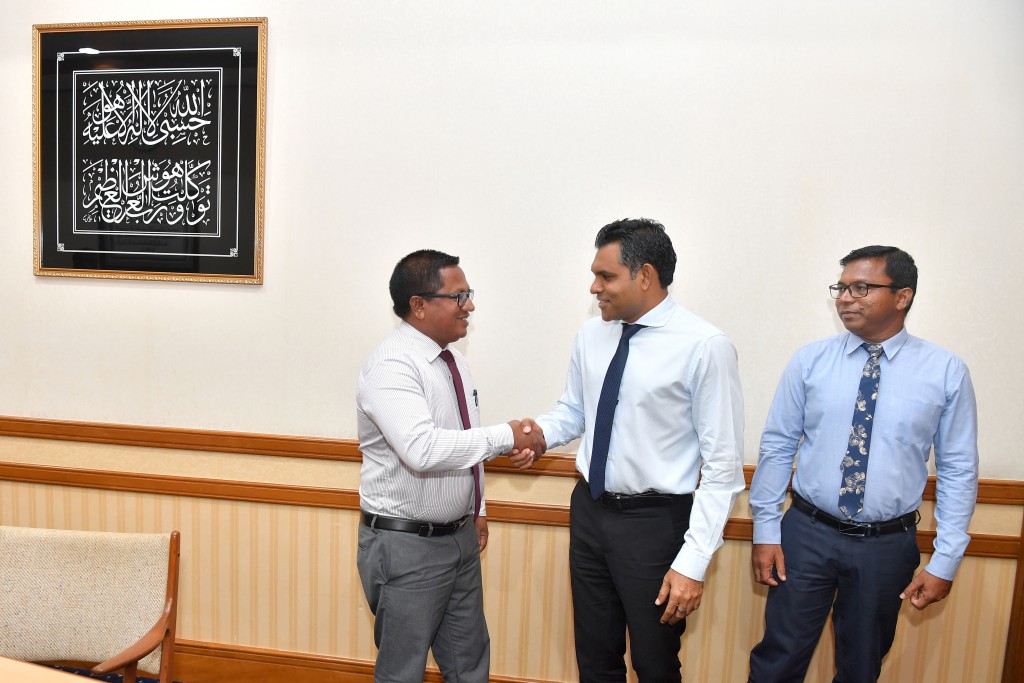 Vice President meets with Ukulhas Island Councillors