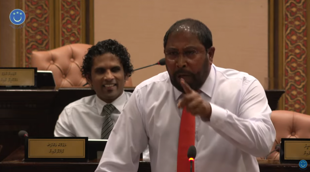 Vazeerunnah ruhun nudhinumakee gaumu halaakukollun: Gasim