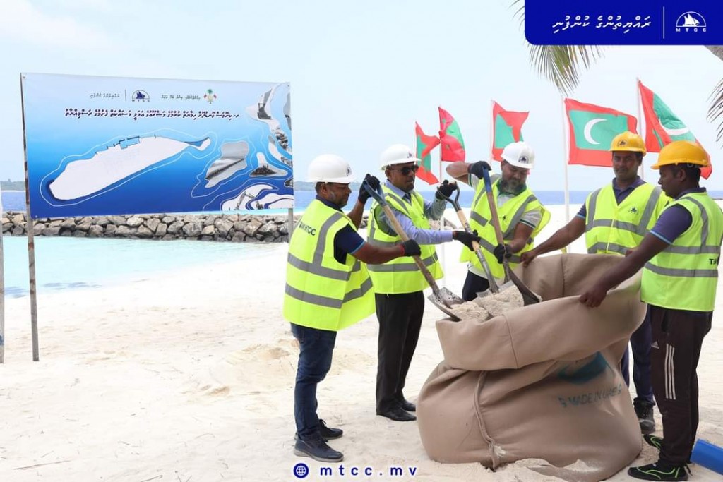 Kinolhas gondudhoh himaayaiy kurumuge massakkaiy fashaifi