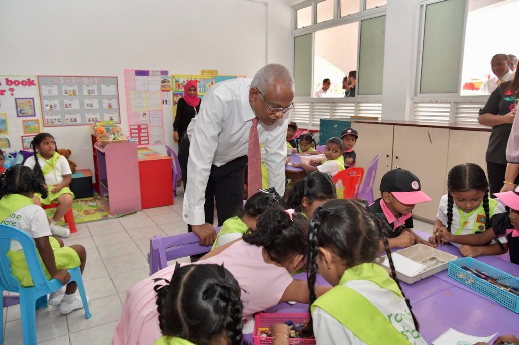 President visits Maafannu Madharusa Pre-School and meets students