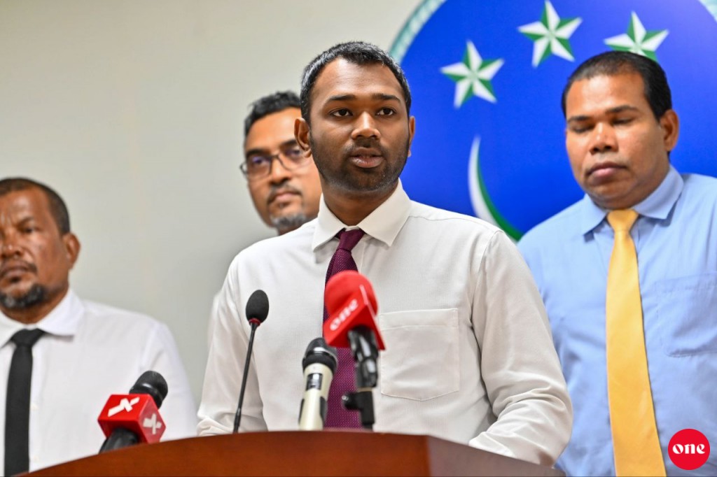 Beynun vanee Isreal passport manaa kuran mihaaru hushahalhaafaivaa massala ah sarukaarun thaaeedhu kurun: MDP