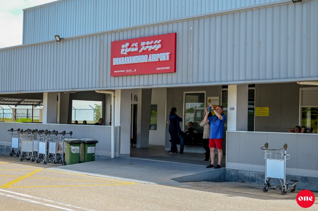 Dharavandhoo Airport Island Aviation aa havaalu kuranee 