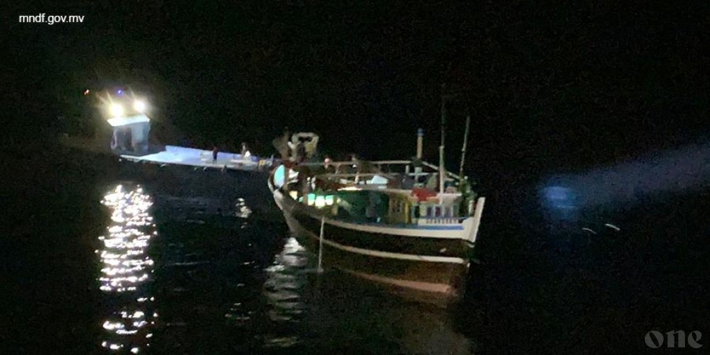 Local boat seized after going to collect from vessel traveling with 150 kgs of drugs