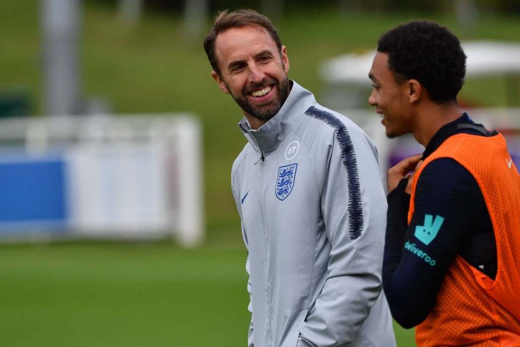 17 Club ehge kulhuntherin himanai England in 33 kulhuntheringe squad iulaan koffi