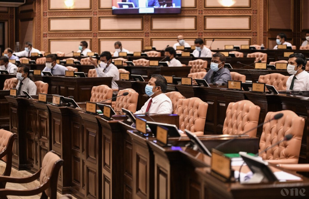 Constitutional amendment passed to extend term of Councilors