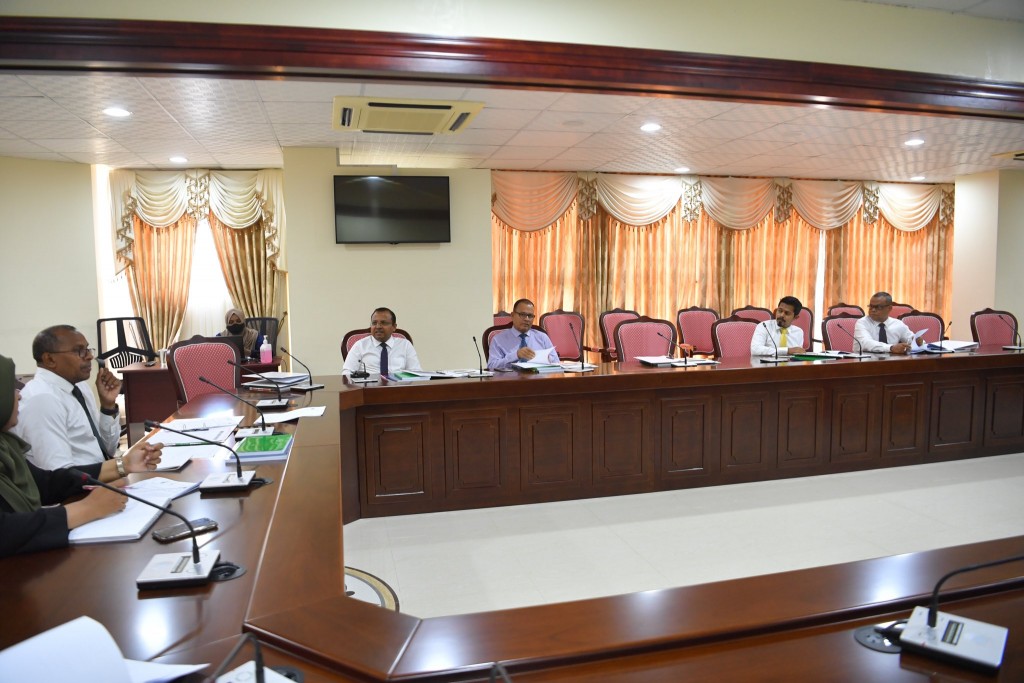 LRA in ebbaarulun nudhey massala HRCM in Majlis ah hushahalhaifi