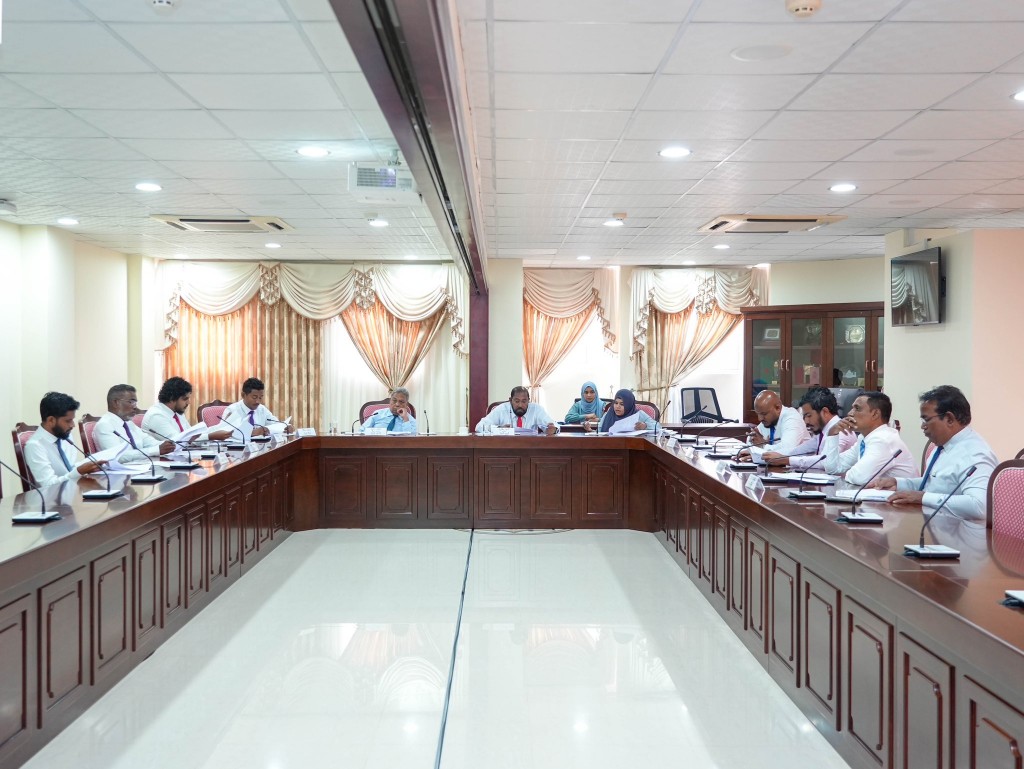 America ge  treciary department in edhigen maaliyyathu committeege badhdhaluvun sirru koffi