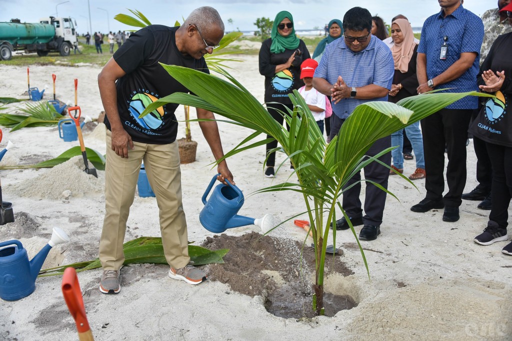 Clean Maldives ge faraathun hulhumale' gai 1500 gus indhumuge bodu harakaatheh maadhamaa