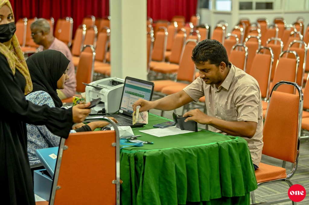 Male' gai fitr zakaathuge gothugai bolakah 8,000 rufiyaa bahan fashaifi