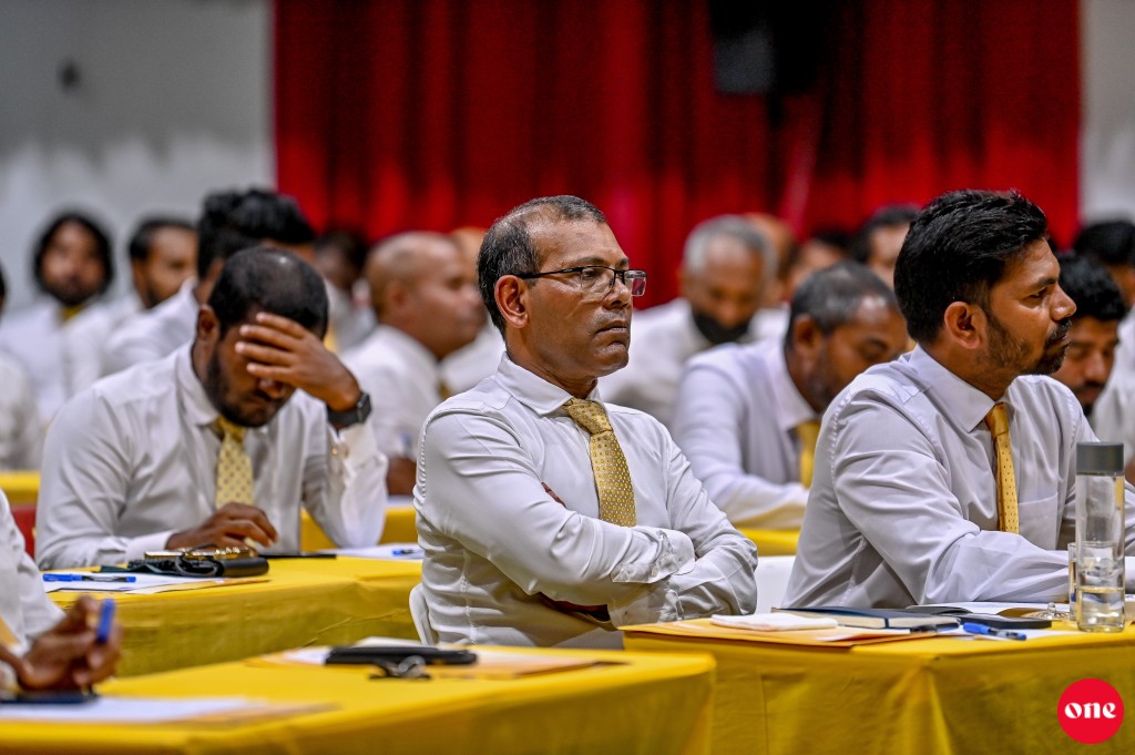 Shameem magaamun vaki kuran Nasheed dhekolhu, Emanikufaanaa eku 18 member in