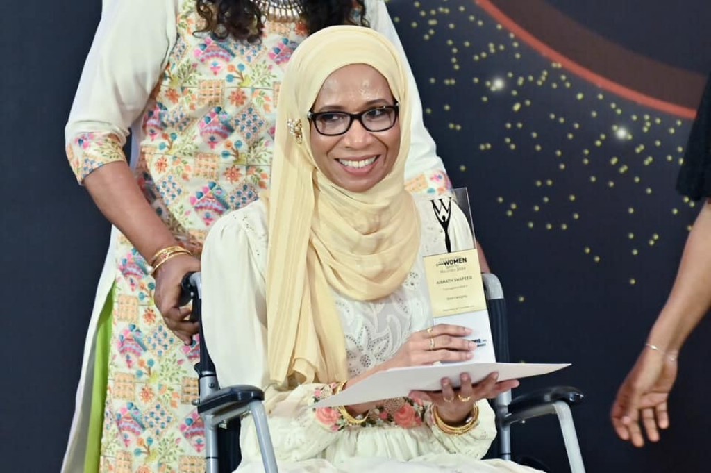 Aisthu: Aailee loabeege namoonaaeh, furolhulee gondeegai masahkkathuge enme uhah, amaazu bainalaguvaamee awardakah