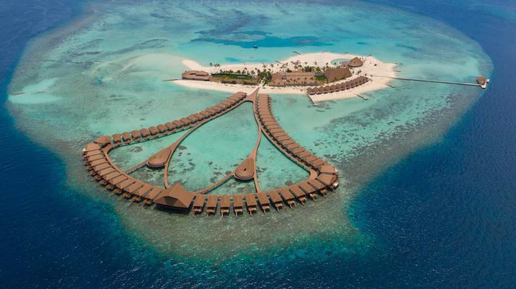 BREAKING: Velifushi resort inn 2 muvazzafaku Covid ah positive vejje