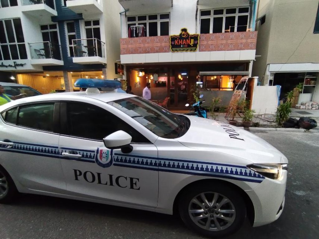 Hulhumale' restaurant eh gai valhin hamalaa dhee meehaku maraalaifi