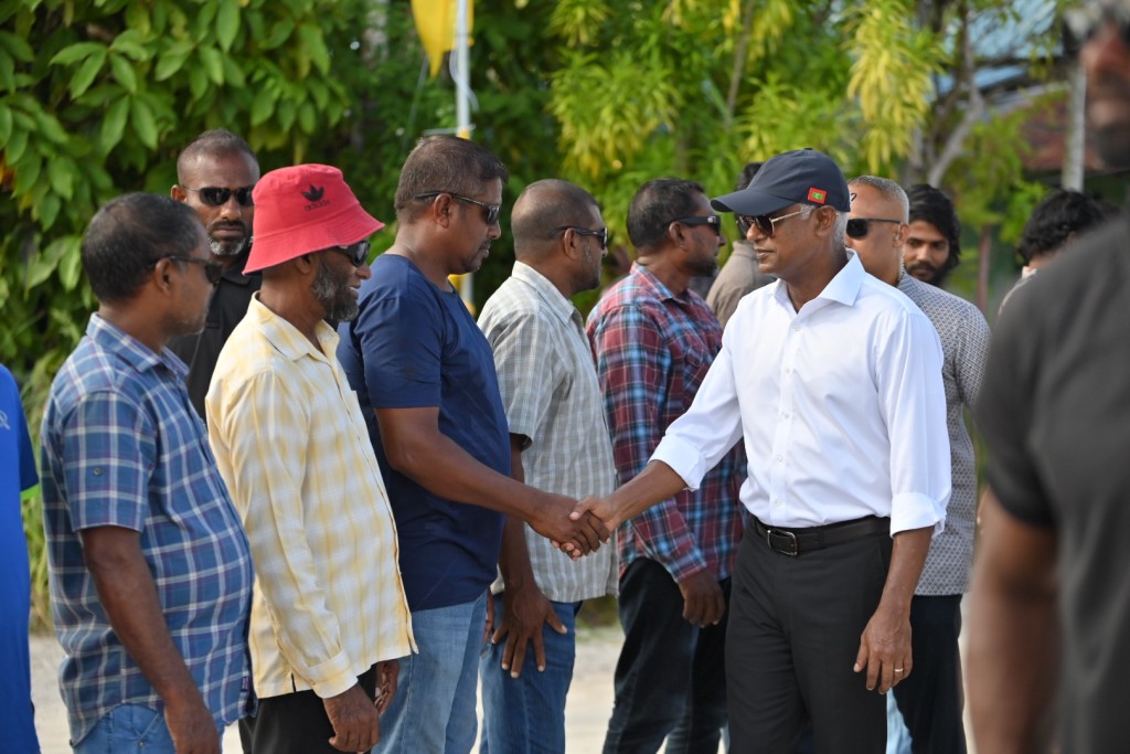 L. Atoll gai Airport hadhaane thaneh midhanee balamun, rayyithunge mashvaraa hoadhaanan: Raees