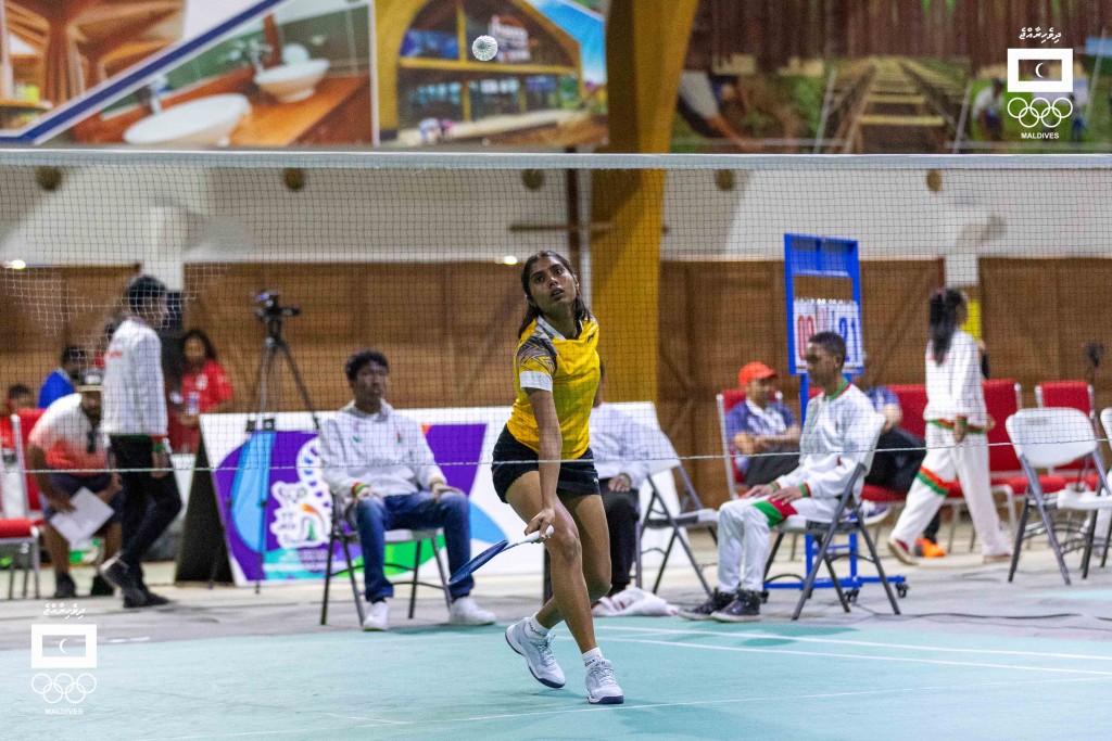 Anhen Badminton team in furathama faharah IOIG in rihi medal hoadhaifi