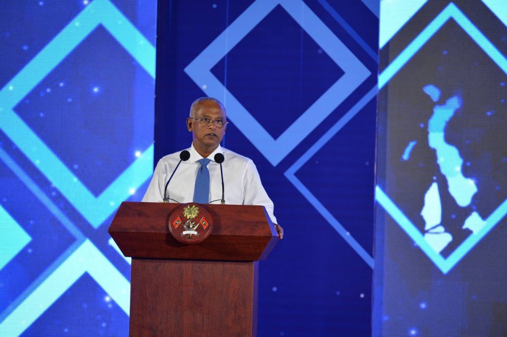 Zuvaanuge kuhli maru thakaai nuran'galhu aadha thakaa gulhumeh ovedhaane, dhiraasaa kuran jehey: Raees