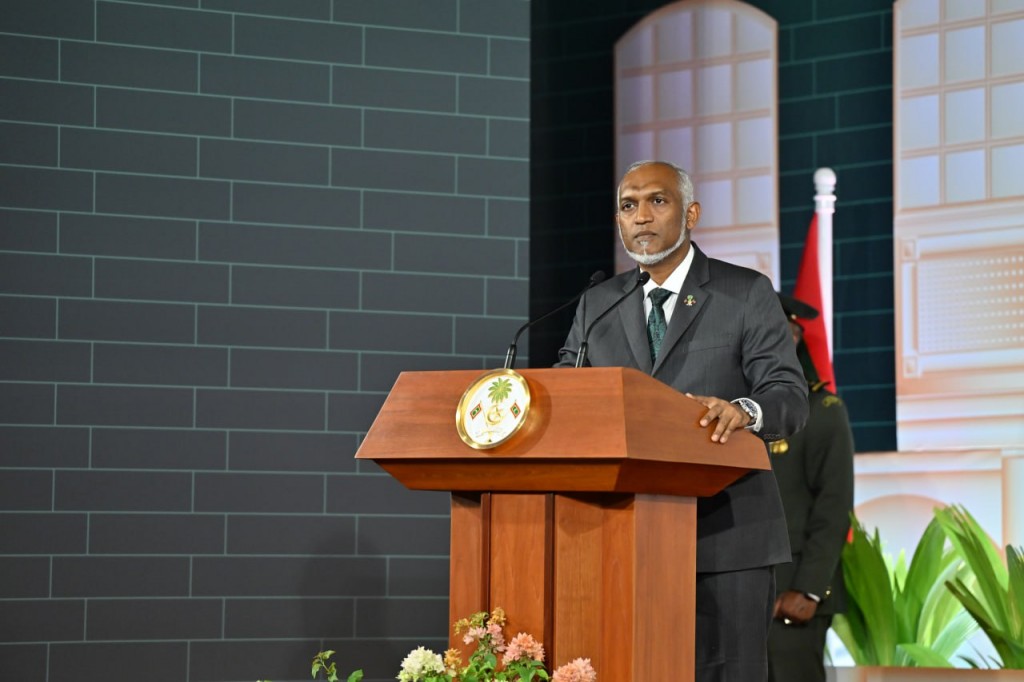 Verikamakee libey maa bodu molheh adhi mudhaagan'deh ves noon, eii bodu amaanaatheh: Raees